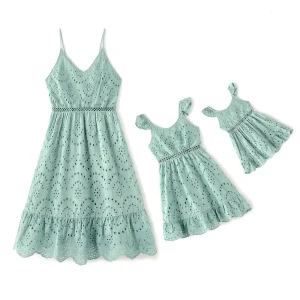 Robe Mère Fille en Broderie Verte