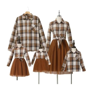 Vêtements Assortis à Carreaux Brun